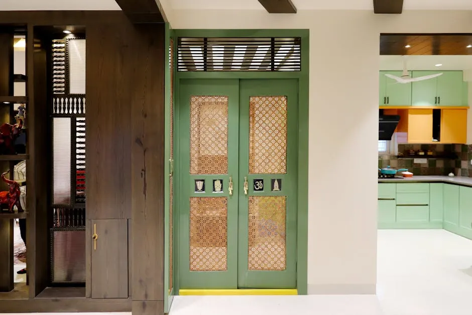 Green door of a Roman Ridge home with lattice detailing